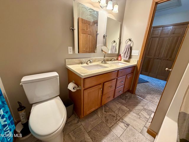 1470 Southridge Drive, Waterville, OH 43566