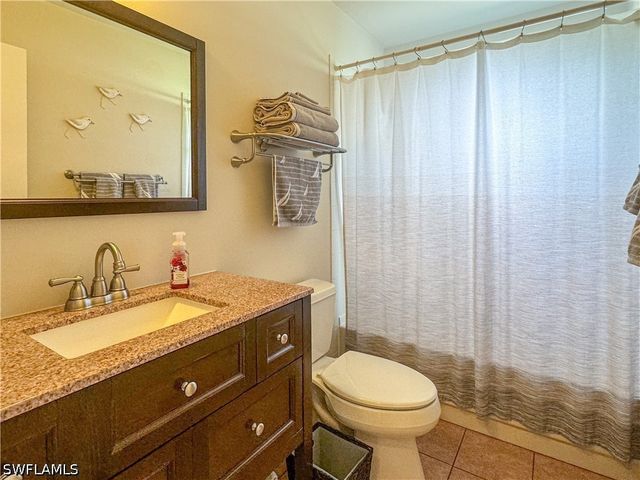 1042 Oak Forest DR, Naples, FL 34104