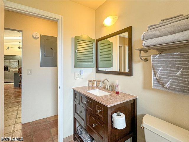 1042 Oak Forest DR, Naples, FL 34104