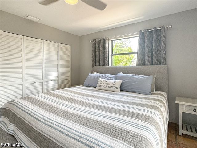 1042 Oak Forest DR, Naples, FL 34104