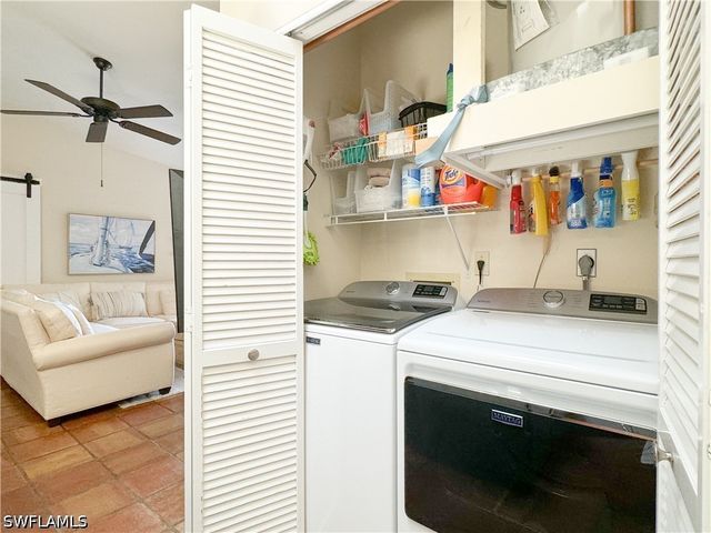 1042 Oak Forest DR, Naples, FL 34104