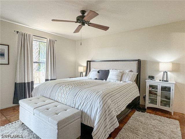 1042 Oak Forest DR, Naples, FL 34104