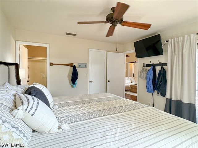 1042 Oak Forest DR, Naples, FL 34104