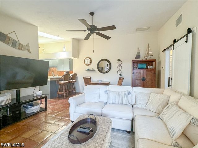 1042 Oak Forest DR, Naples, FL 34104