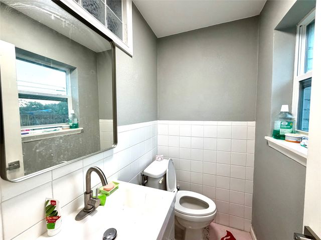 1209 Rosewood Hills Drive, Garland, TX 75040