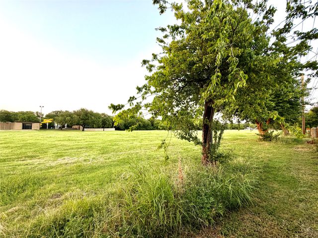1209 Rosewood Hills Drive, Garland, TX 75040