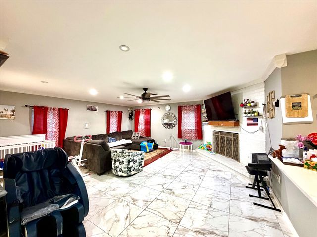 1209 Rosewood Hills Drive, Garland, TX 75040