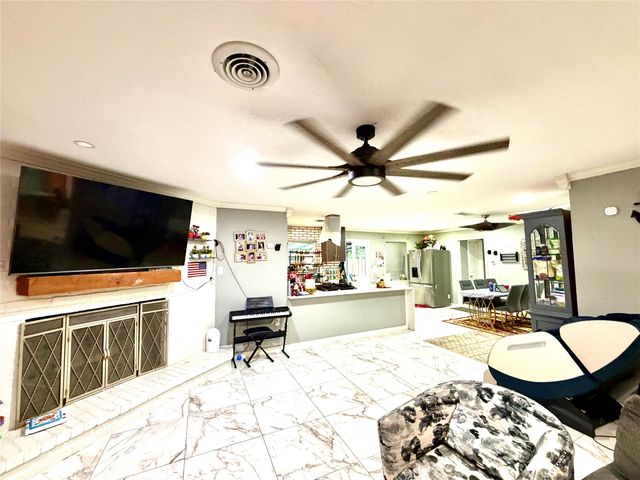 1209 Rosewood Hills Drive, Garland, TX 75040