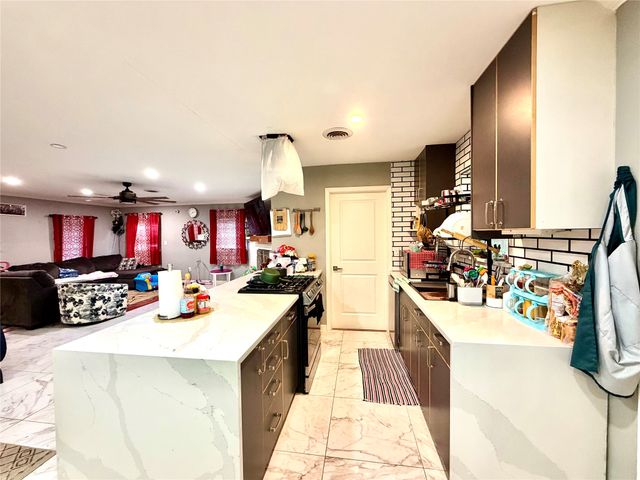 1209 Rosewood Hills Drive, Garland, TX 75040
