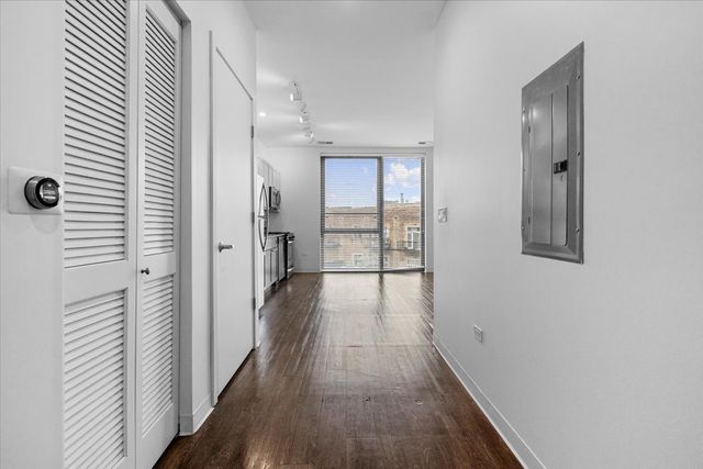 830 N Milwaukee Avenue 408, Chicago, IL 60642