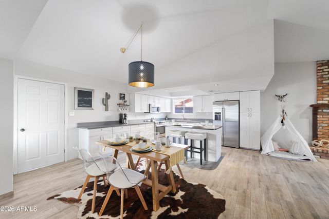 222 W WESCOTT Drive, Phoenix, AZ 85027