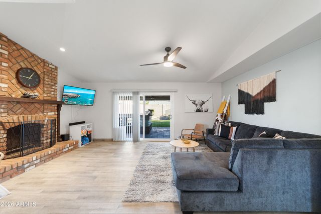 222 W WESCOTT Drive, Phoenix, AZ 85027