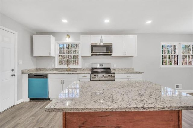 4022 Creel Drive, Lithia Springs, GA 30122