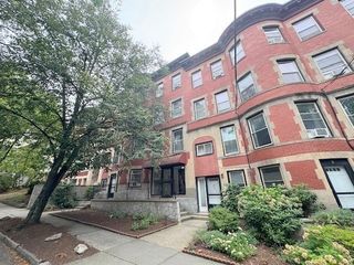 15-17 University Rd 31, Brookline, MA 02445