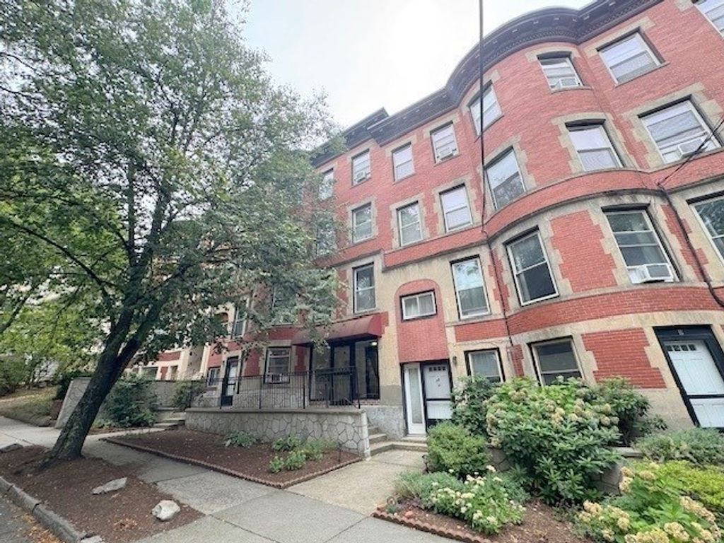 15-17 University Rd 31, Brookline, MA 02445
