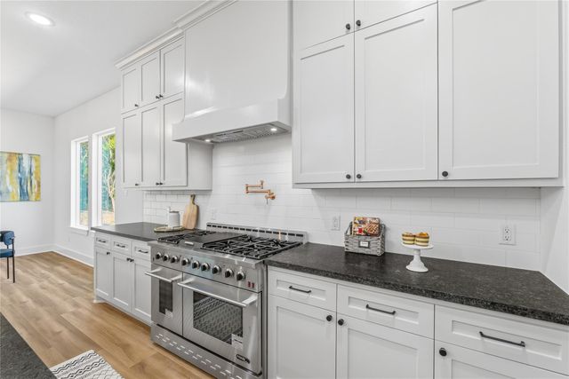 10913 Houston Drive, La Porte, TX 77571