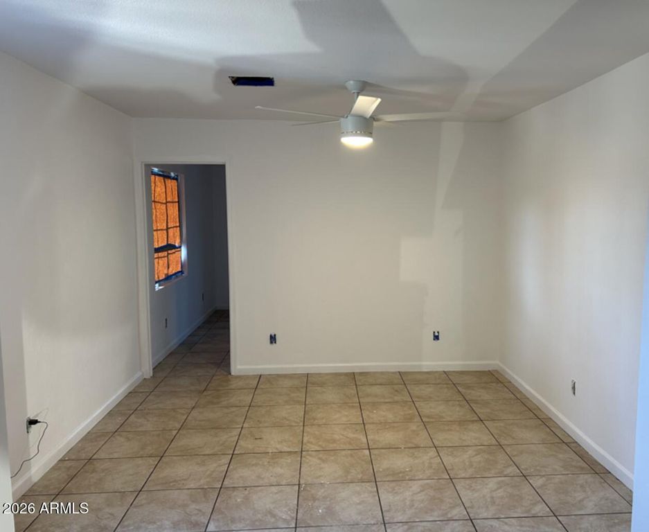 Image 6 of property listing at 2045 W WASHINGTON Street, Phoenix, AZ 85009