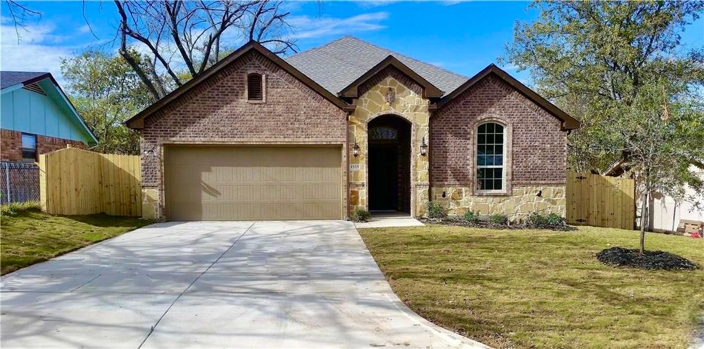 1525 Avenue A, Grand Prairie, TX 75051