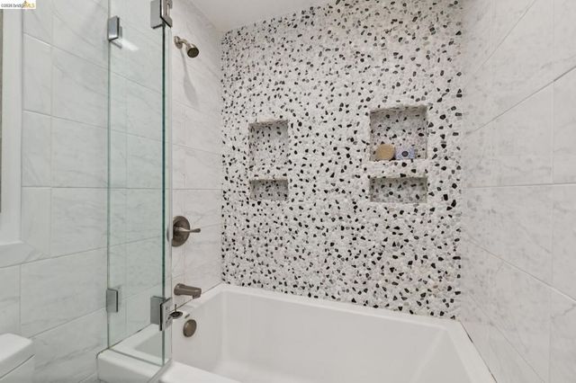 7 7 Embarcadero 204, Oakland, CA 94607