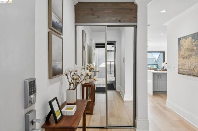 7 7 Embarcadero 204, Oakland, CA 94607