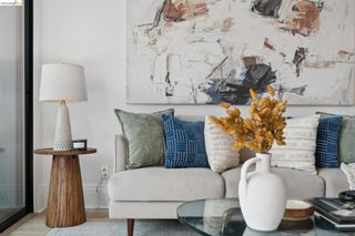 7 7 Embarcadero 204, Oakland, CA 94607