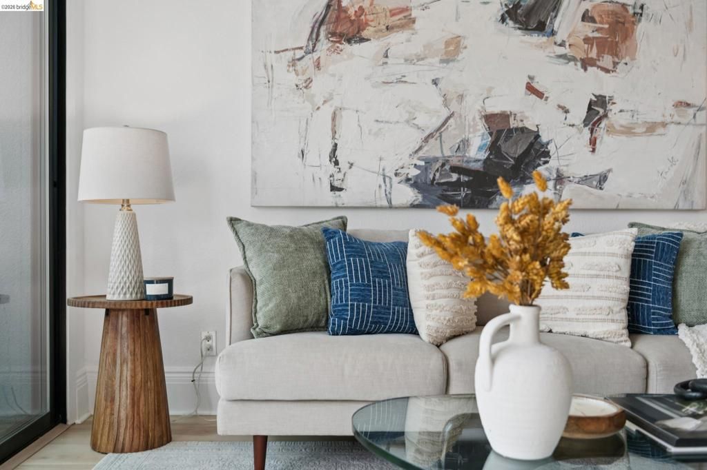 7 7 Embarcadero 204, Oakland, CA 94607