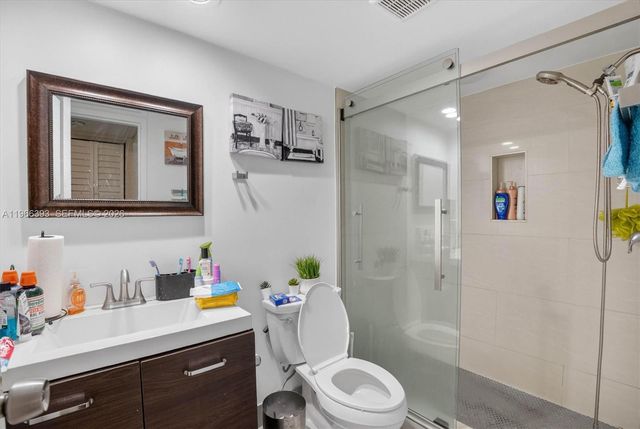 4141 NW 21st St 103, Lauderhill, FL 33313