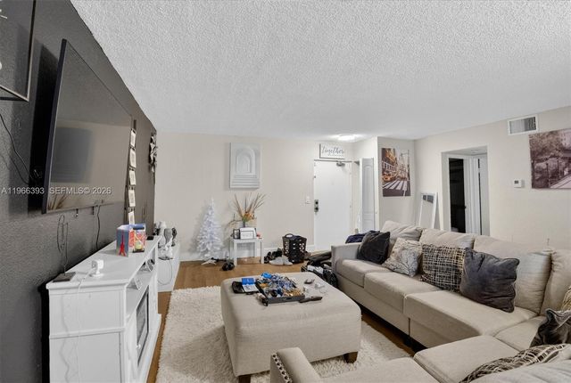 4141 NW 21st St 103, Lauderhill, FL 33313