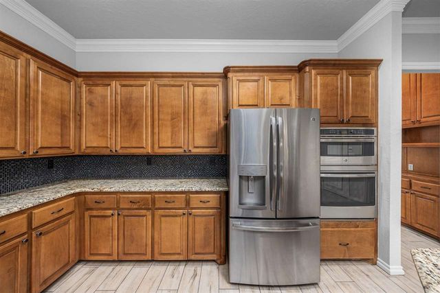 8004 NW Cheswick Ave, Lawton, OK 73505