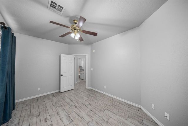 8004 NW Cheswick Ave, Lawton, OK 73505