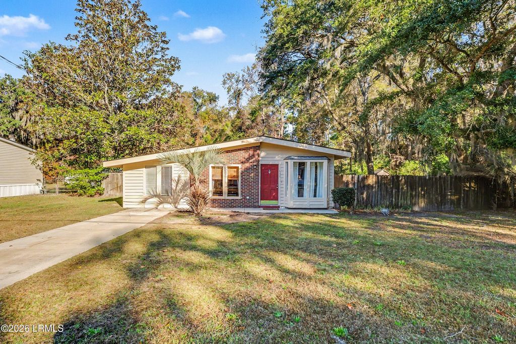 137 Bonaire Circle, Beaufort, SC 29906