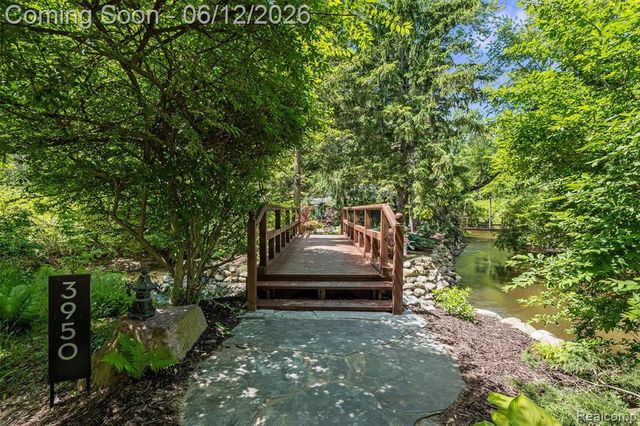 3954 N Ellamae Road, Oakland, MI 48363