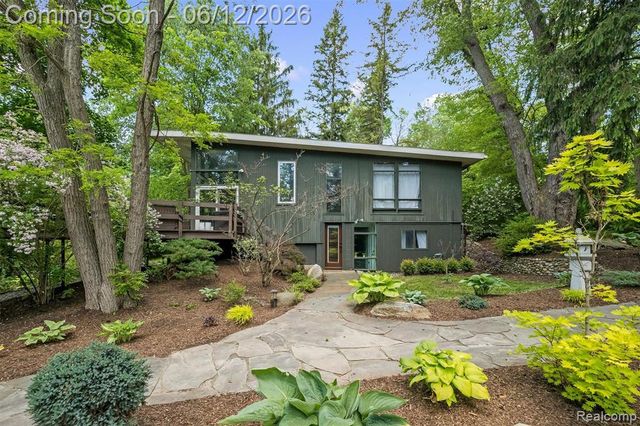 3954 N Ellamae Road, Oakland, MI 48363
