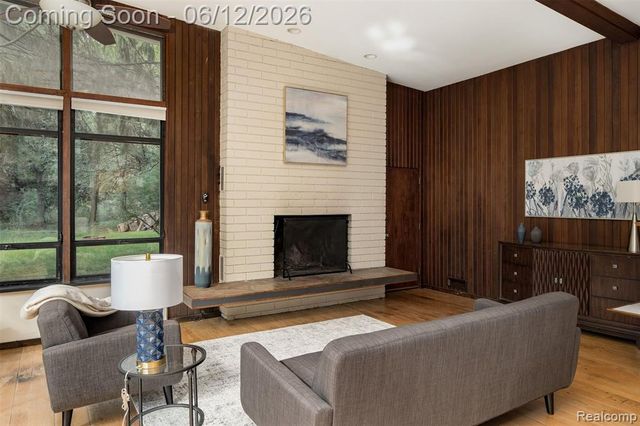 3954 N Ellamae Road, Oakland, MI 48363