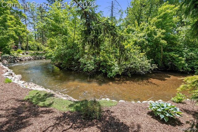 3954 N Ellamae Road, Oakland, MI 48363