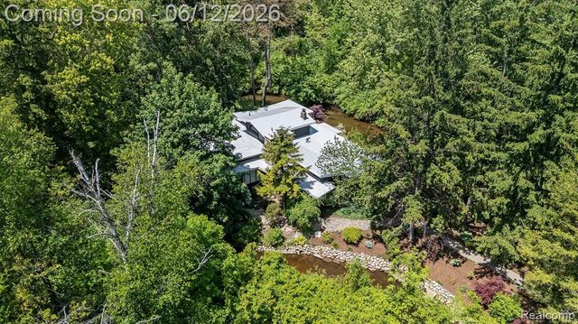 3954 N Ellamae Road, Oakland, MI 48363