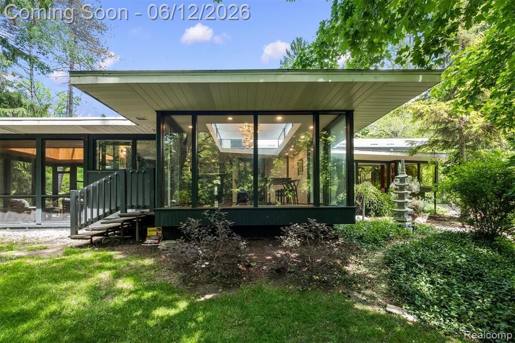3954 N Ellamae Road, Oakland, MI 48363