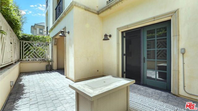 225 S Hamilton Drive 102, Beverly Hills, CA 90211