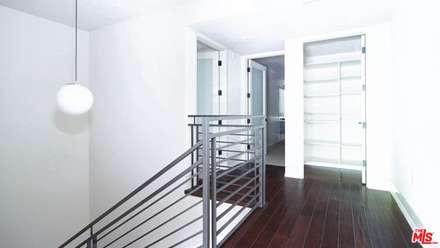 225 S Hamilton Drive 102, Beverly Hills, CA 90211