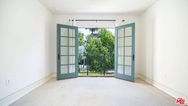 225 S Hamilton Drive 102, Beverly Hills, CA 90211