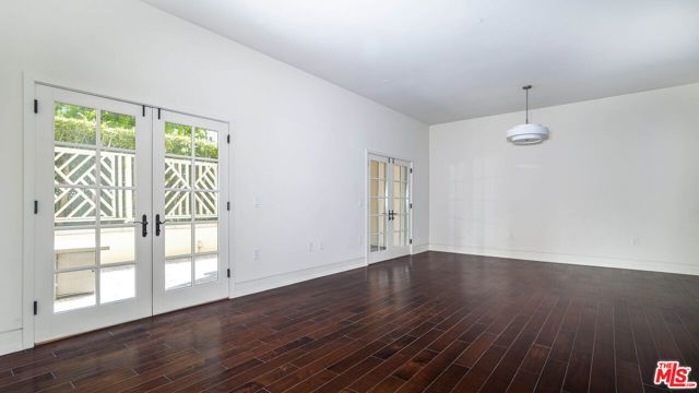 225 S Hamilton Drive 102, Beverly Hills, CA 90211