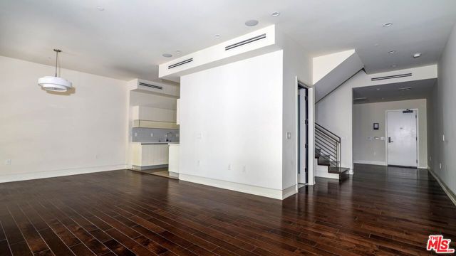 225 S Hamilton Drive 102, Beverly Hills, CA 90211