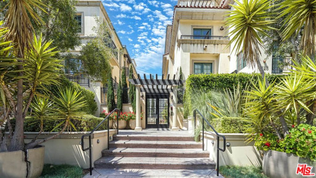 225 S Hamilton Drive 102, Beverly Hills, CA 90211