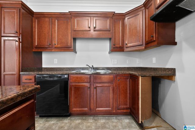 121 KINGSTON COURT, Birmingham, AL 35211