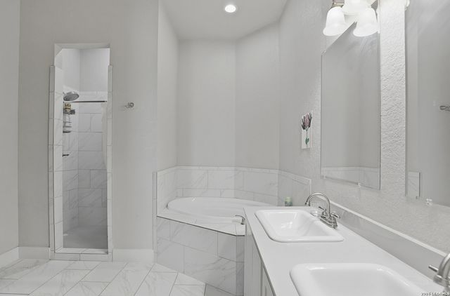 164 Avenue Ventana, San Antonio, TX 78256