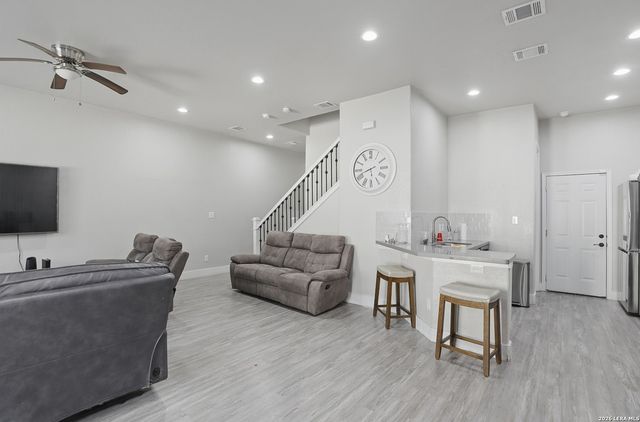 164 Avenue Ventana, San Antonio, TX 78256