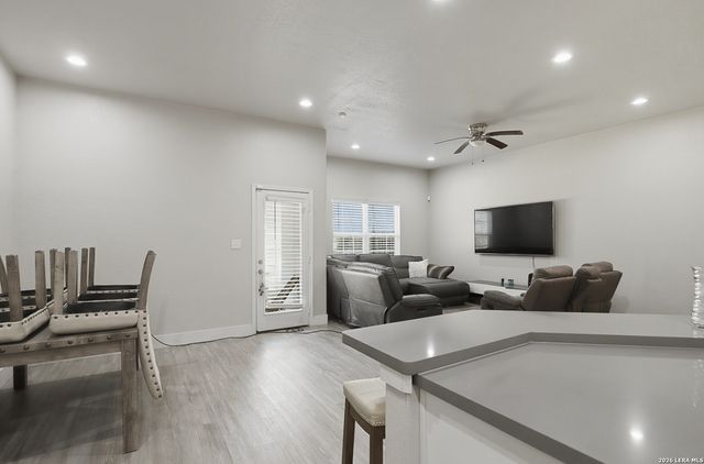 164 Avenue Ventana, San Antonio, TX 78256