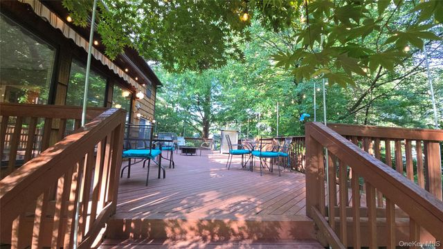 19 York Drive, New City, NY 10956