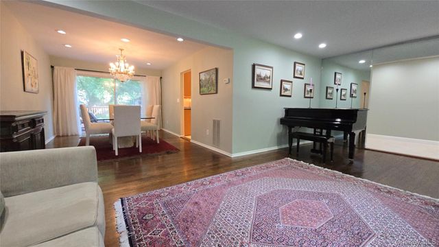 19 York Drive, New City, NY 10956