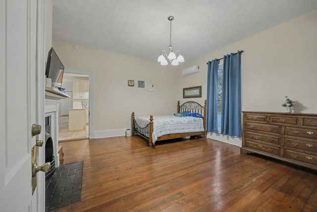 203 E Poplar Street, Harrodsburg, KY 40330